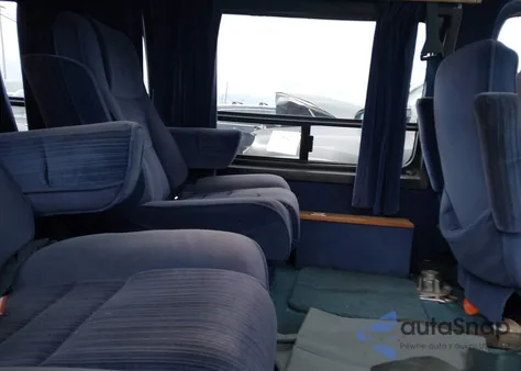 1987 GMC Rally Wagon / Van G2500 z USA, uszkodzony, nr VIN 1GDEG25H0H7518250